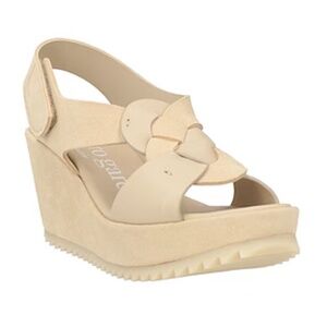 NWOB Beige Pedro Garcia Suede Sandals size 37.5/7.5 USA